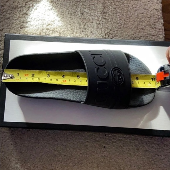 Women’s black rubber st gucci print sandal - Picture 3 of 6